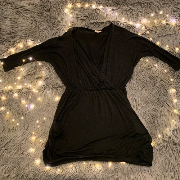 Urban Outfitters Dresses & Skirts - Soft 3/4 Sleeve Little Black Dress